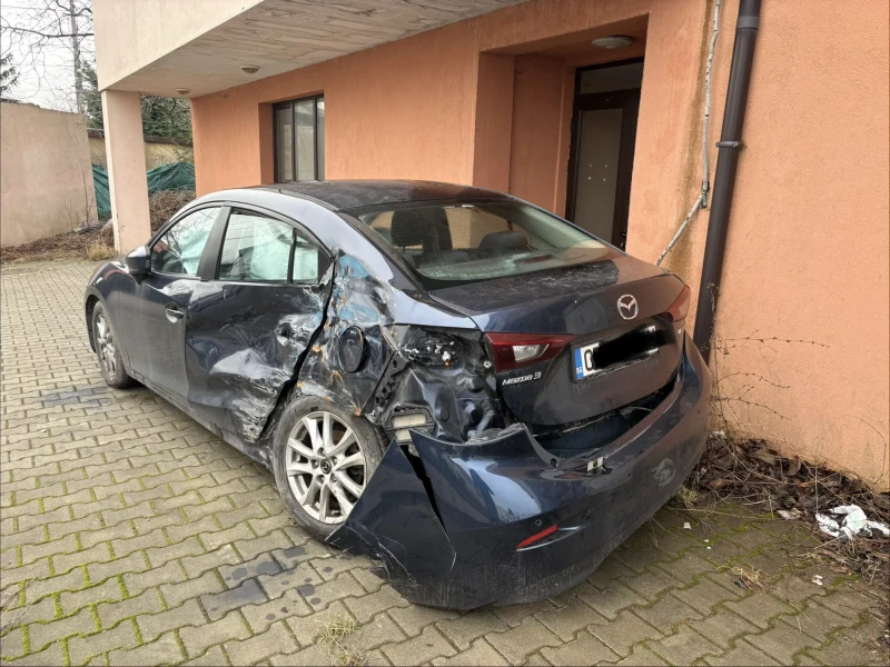 Mazda 3 2.2 SkyActive, снимка 3 - Автомобили и джипове - 53593054