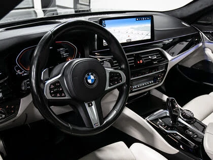 BMW 550 I * M-Package* * HeadUp* AвтоКредит* (ЦЕНА ДО БГ), снимка 8 - Автомобили и джипове - 53428817