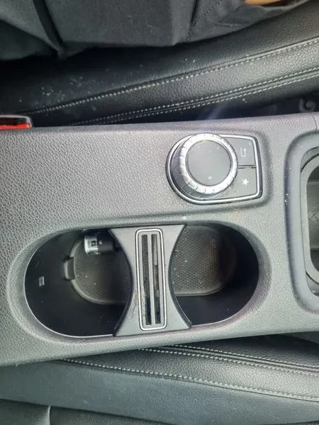 Mercedes-Benz CLA 200 D, снимка 9 - Автомобили и джипове - 55264718