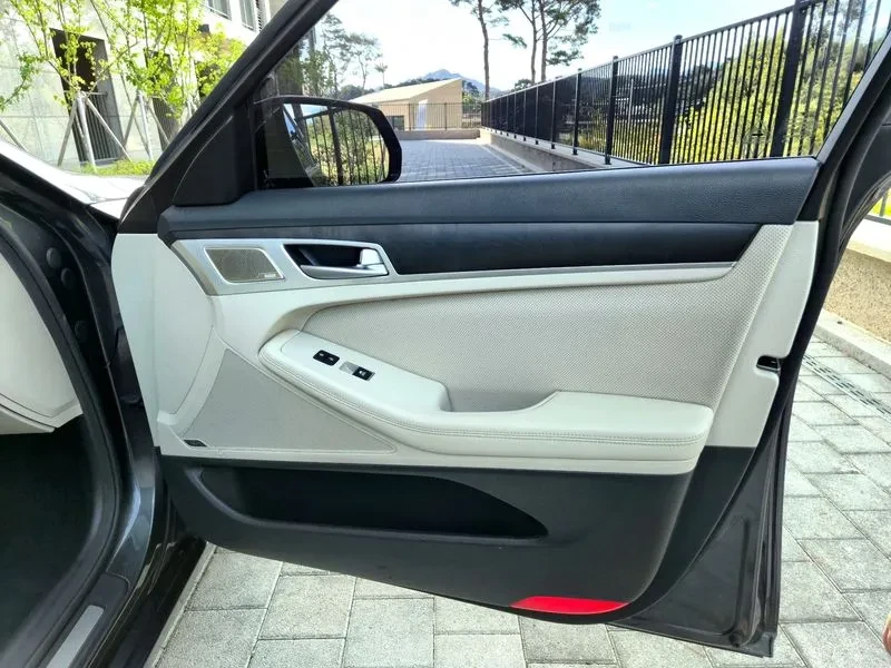 Genesis G80 3.3 Gdi Luxury, снимка 16 - Автомобили и джипове - 56112956