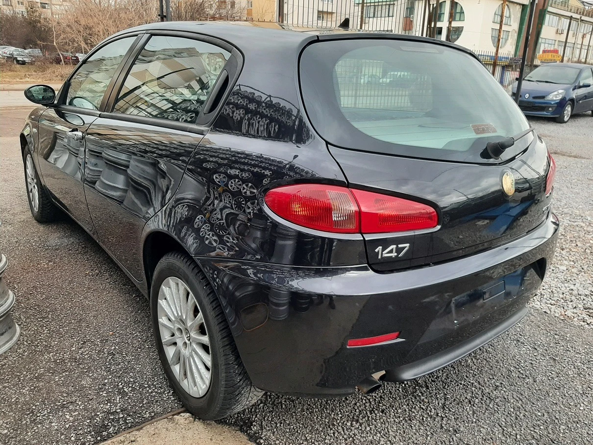 Alfa Romeo 147 1.6i - изображение 9