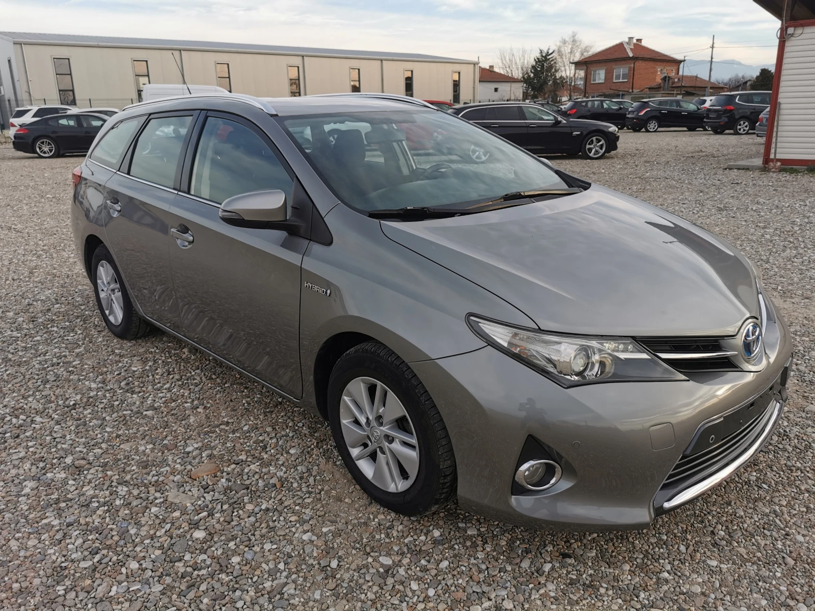 Toyota Auris 1. 8 Hybrid Synergy Drive EURO5B.  - изображение 3