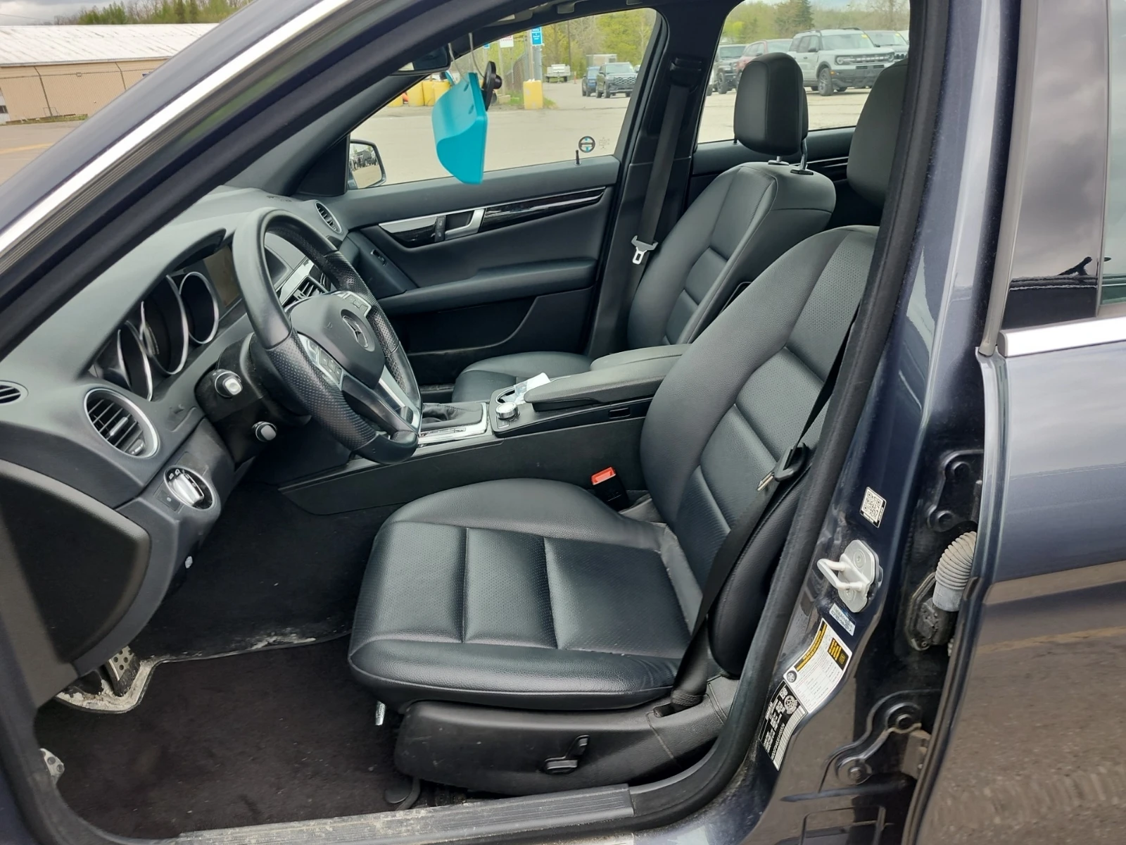 Mercedes-Benz C 300 * LUXURY * CARFAX * ОПЦИЯ ЗА ФИНАНСИРАНЕ  - изображение 5