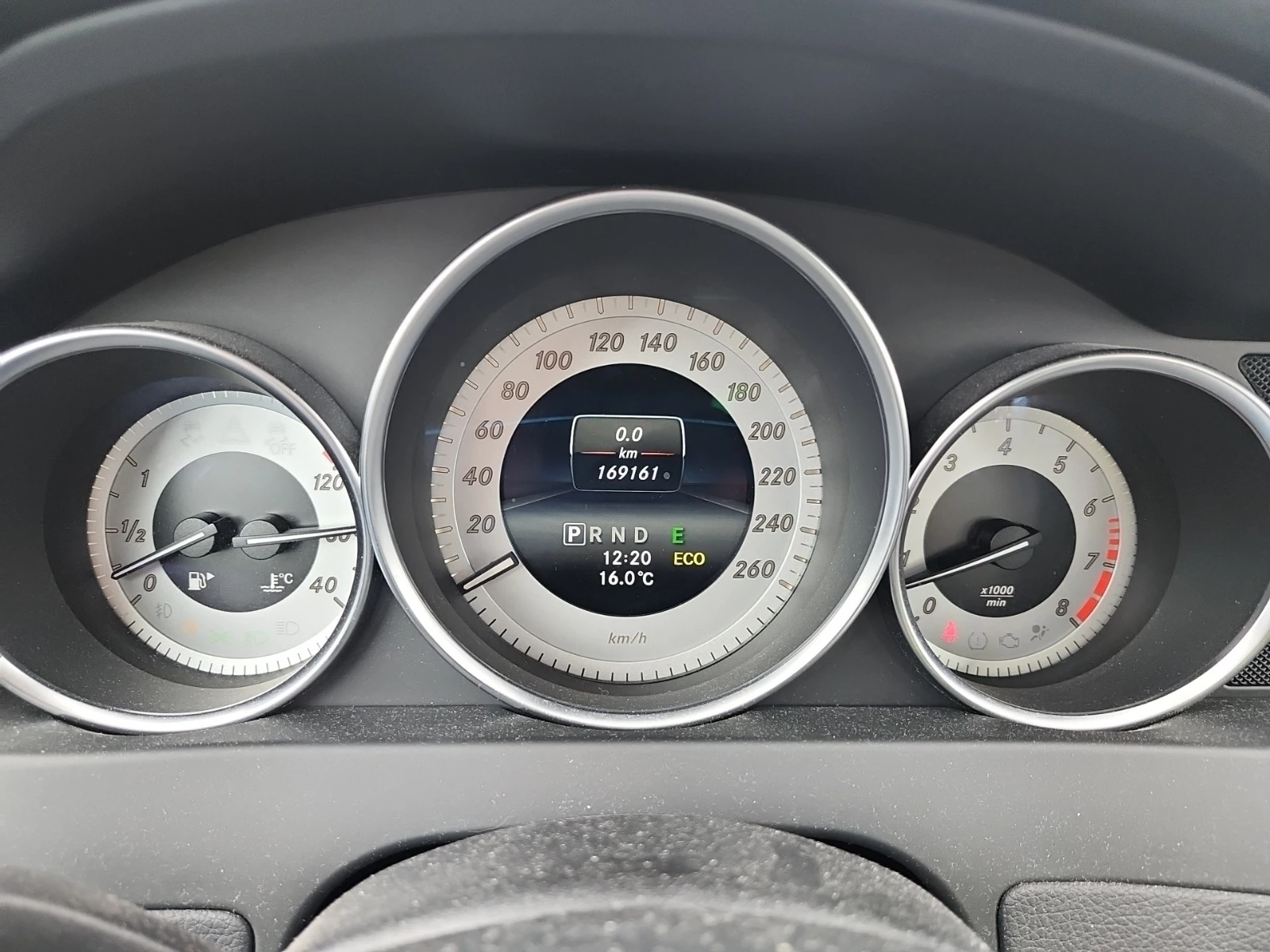Mercedes-Benz C 300 * LUXURY * CARFAX * ОПЦИЯ ЗА ФИНАНСИРАНЕ  - изображение 8