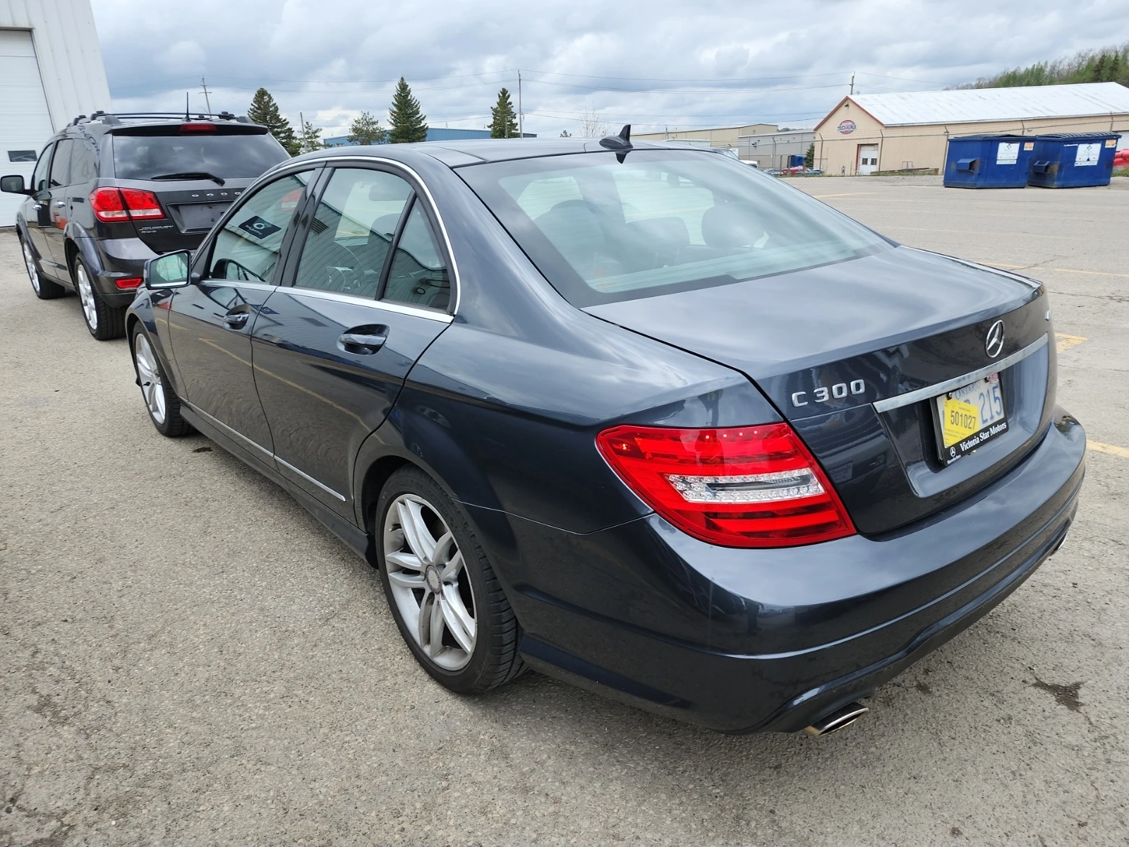 Mercedes-Benz C 300 * LUXURY * CARFAX * ОПЦИЯ ЗА ФИНАНСИРАНЕ  - изображение 4