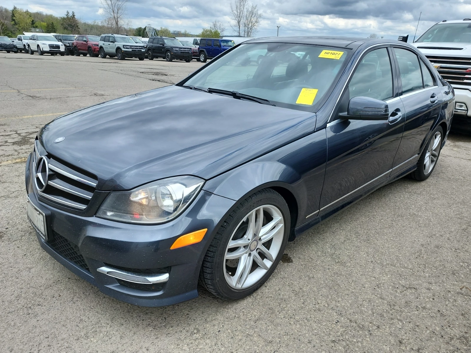 Mercedes-Benz C 300 * LUXURY * CARFAX * ОПЦИЯ ЗА ФИНАНСИРАНЕ  - изображение 2