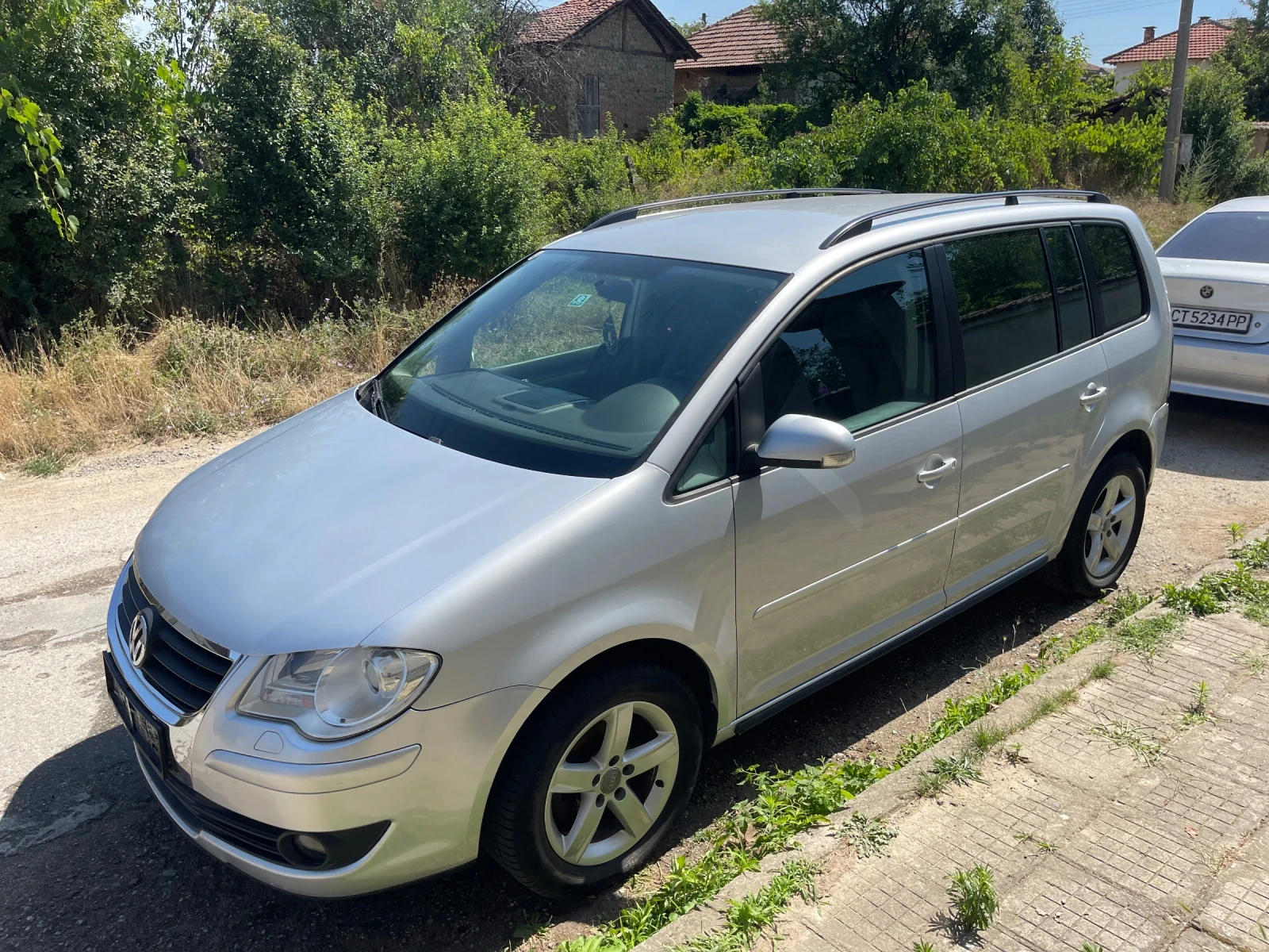 VW Touran 2.0 TDI - изображение 9