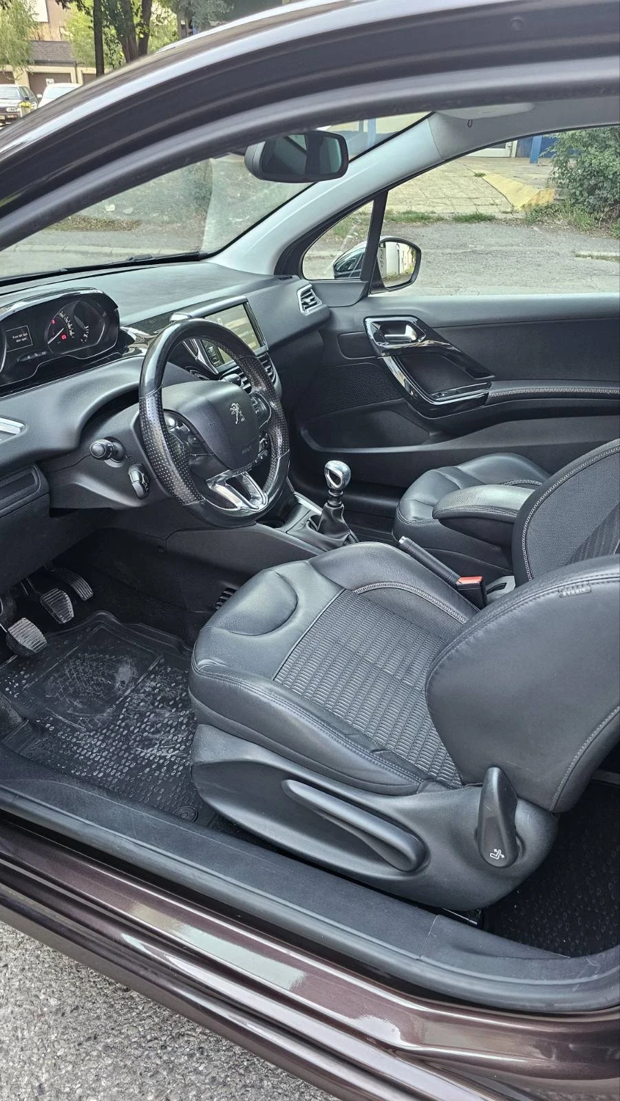 Peugeot 208 208 e hdi  - изображение 8