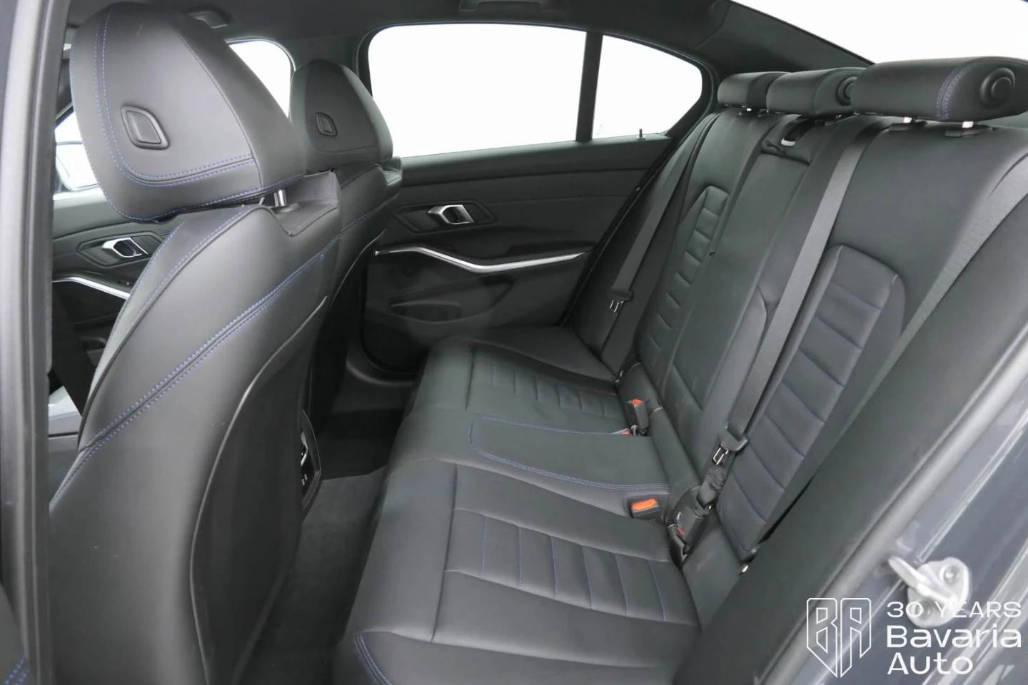 BMW 330 i xDrive M Sport Paket Sportautomatic - изображение 8