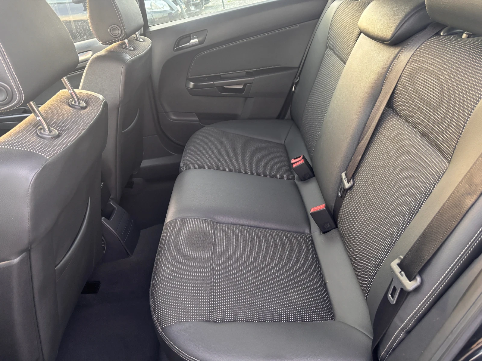 Opel Astra 1.9 CDTI AVTOMAT - изображение 10