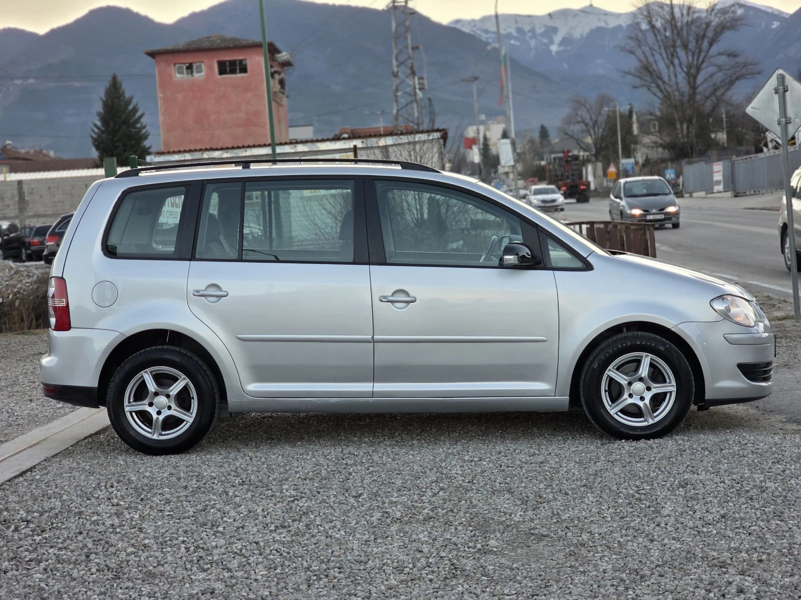 VW Touran 1.9 tdi 105 k.c. 7 места 6 скорост - изображение 6