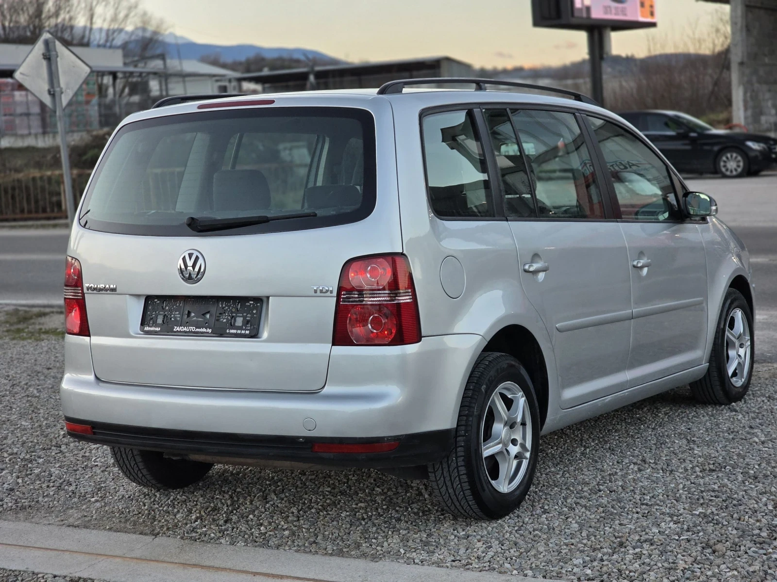 VW Touran 1.9 tdi 105 k.c. 7 места 6 скорост - изображение 5
