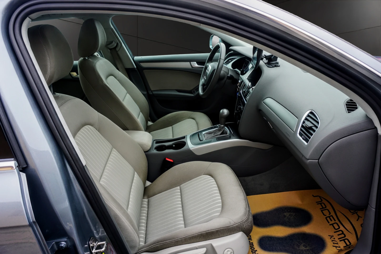 Audi A4 2.0TDI AVANT TOП СЪСТОЯНИЕ, снимка 12 - Автомобили и джипове - 54031950