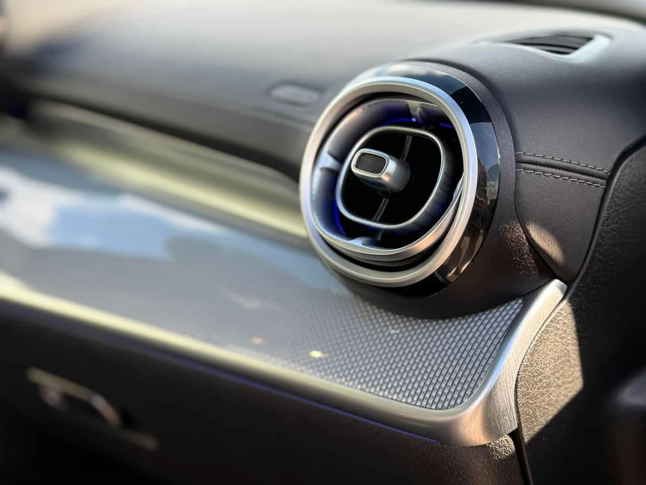 Mercedes-Benz CLE 300  CARFAX, снимка 13 - Автомобили и джипове - 54191852