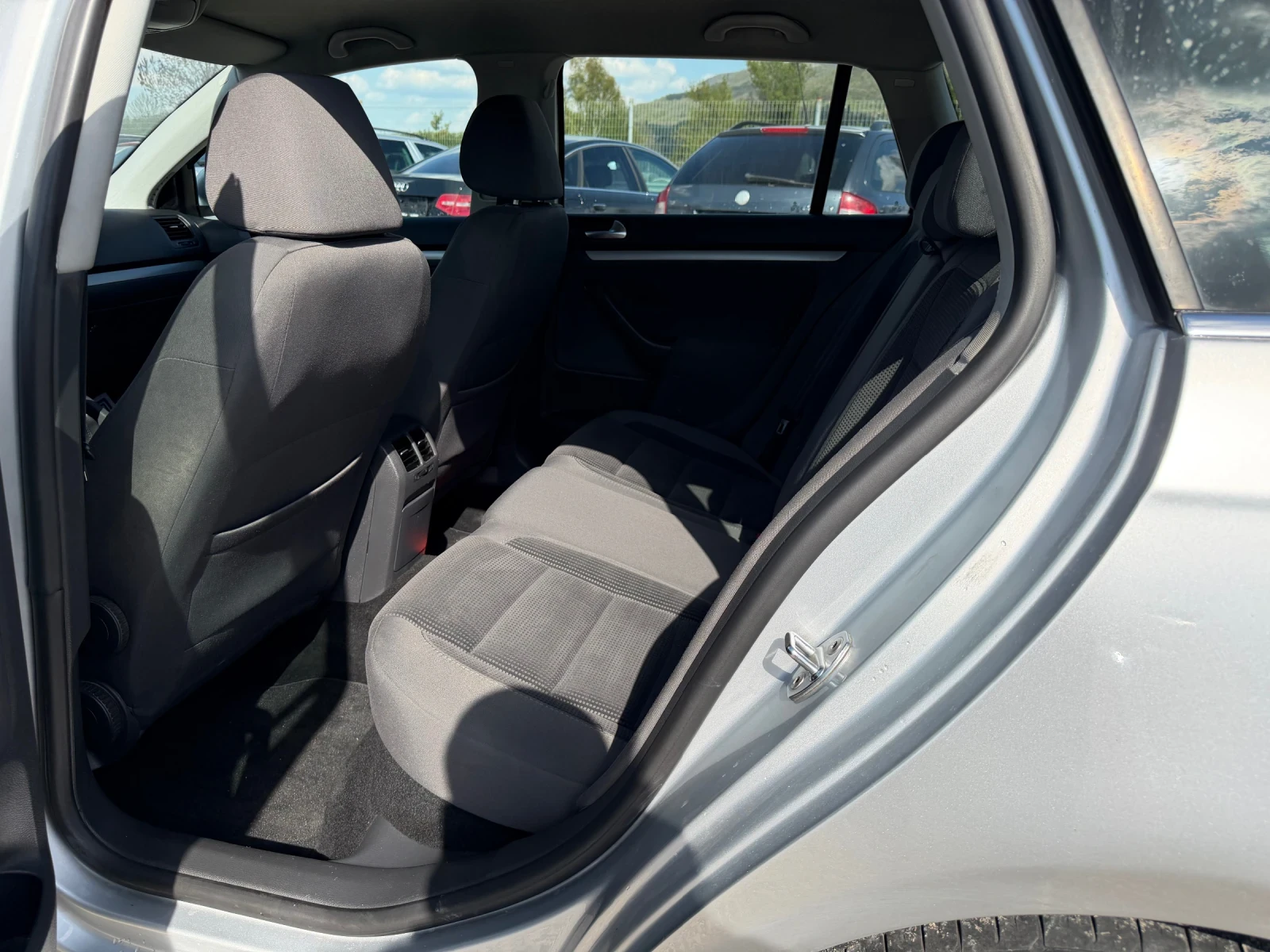 VW Golf 1.9TDI-105PS-4X4, снимка 11 - Автомобили и джипове - 54248258