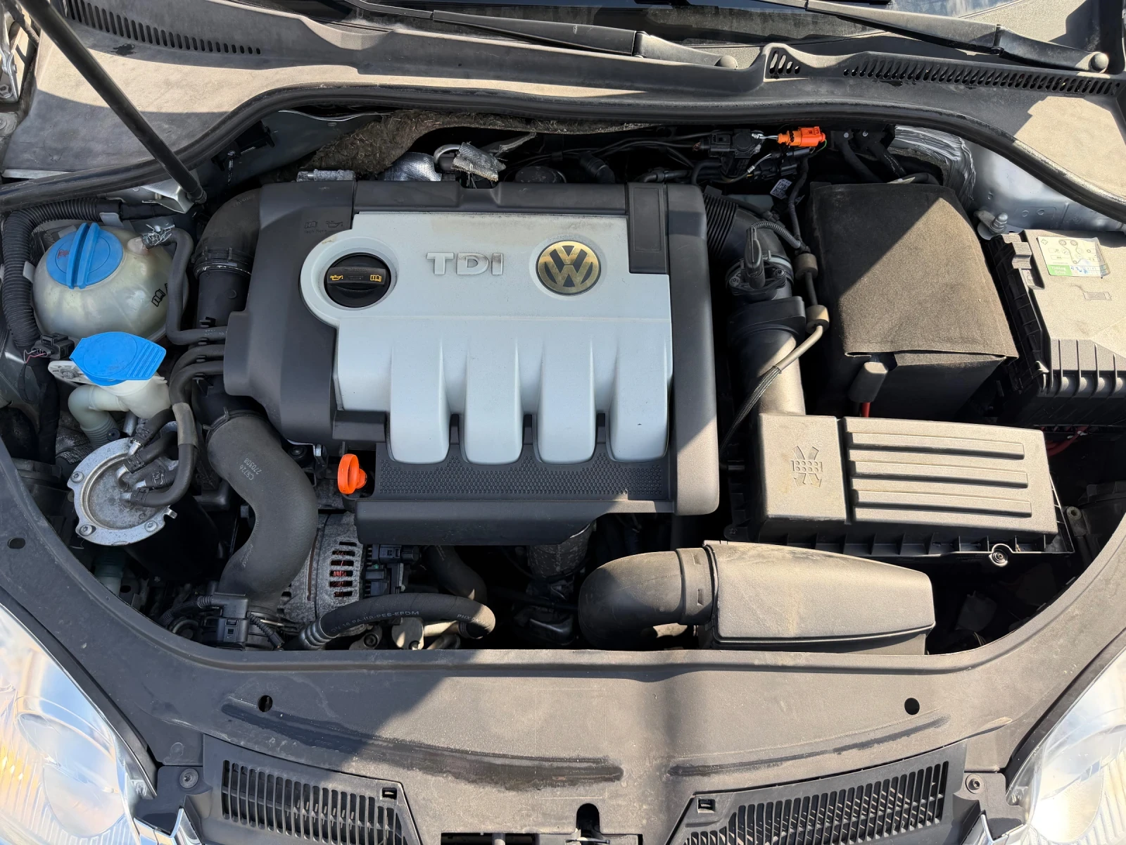 VW Golf 1.9TDI-105PS-4X4, снимка 14 - Автомобили и джипове - 54248258