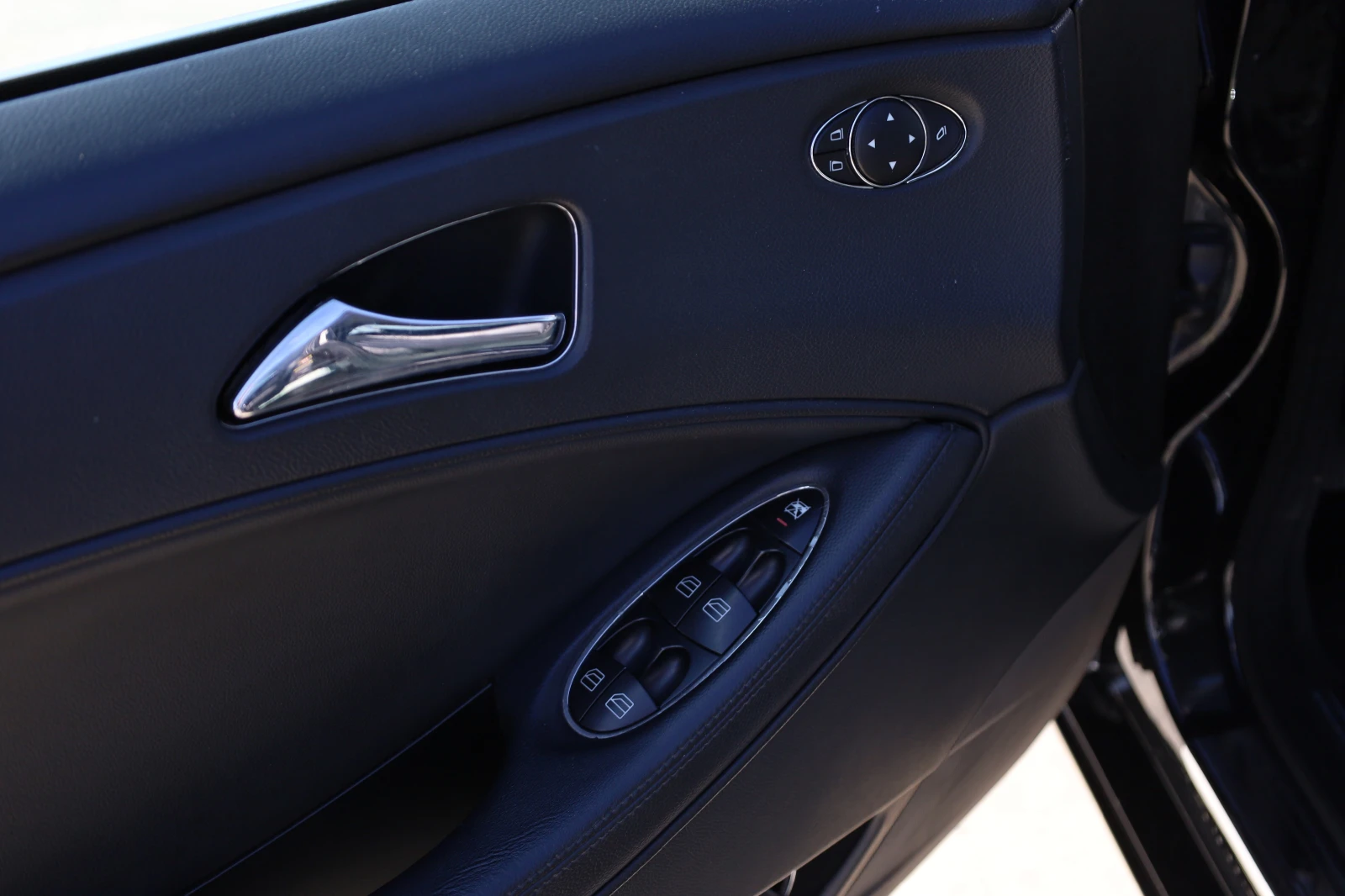 Mercedes-Benz CLS 350 CDI, снимка 13 - Автомобили и джипове - 54340525