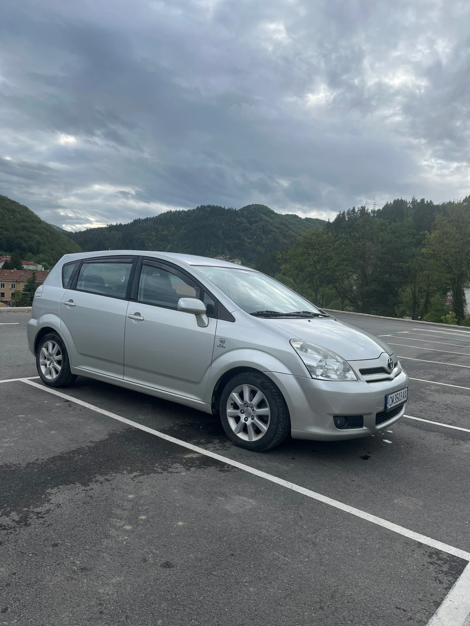 Toyota Corolla verso 2.0, снимка 3 - Автомобили и джипове - 54611584