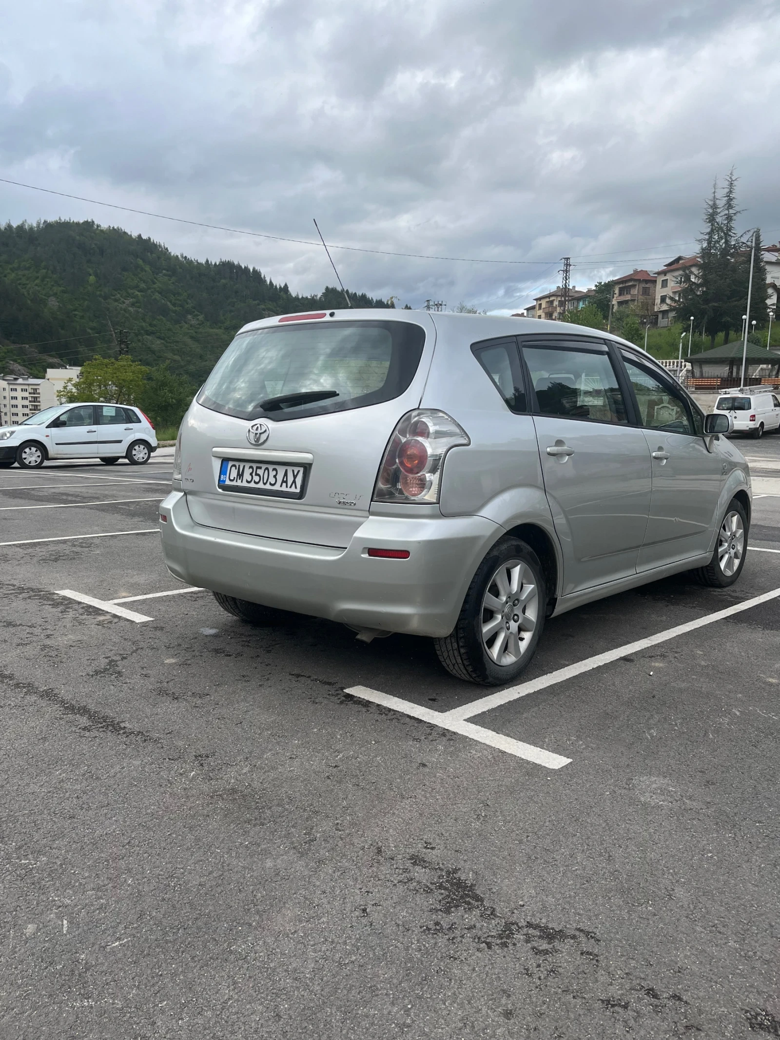Toyota Corolla verso 2.0, снимка 4 - Автомобили и джипове - 54611584