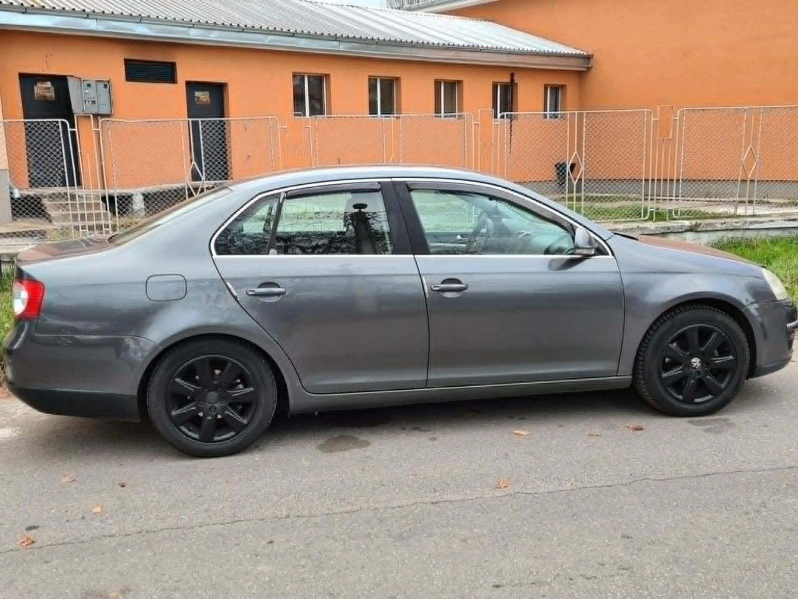 VW Jetta, снимка 12 - Автомобили и джипове - 54696595