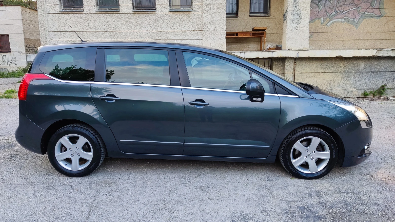 Peugeot 5008, снимка 4 - Автомобили и джипове - 54903483