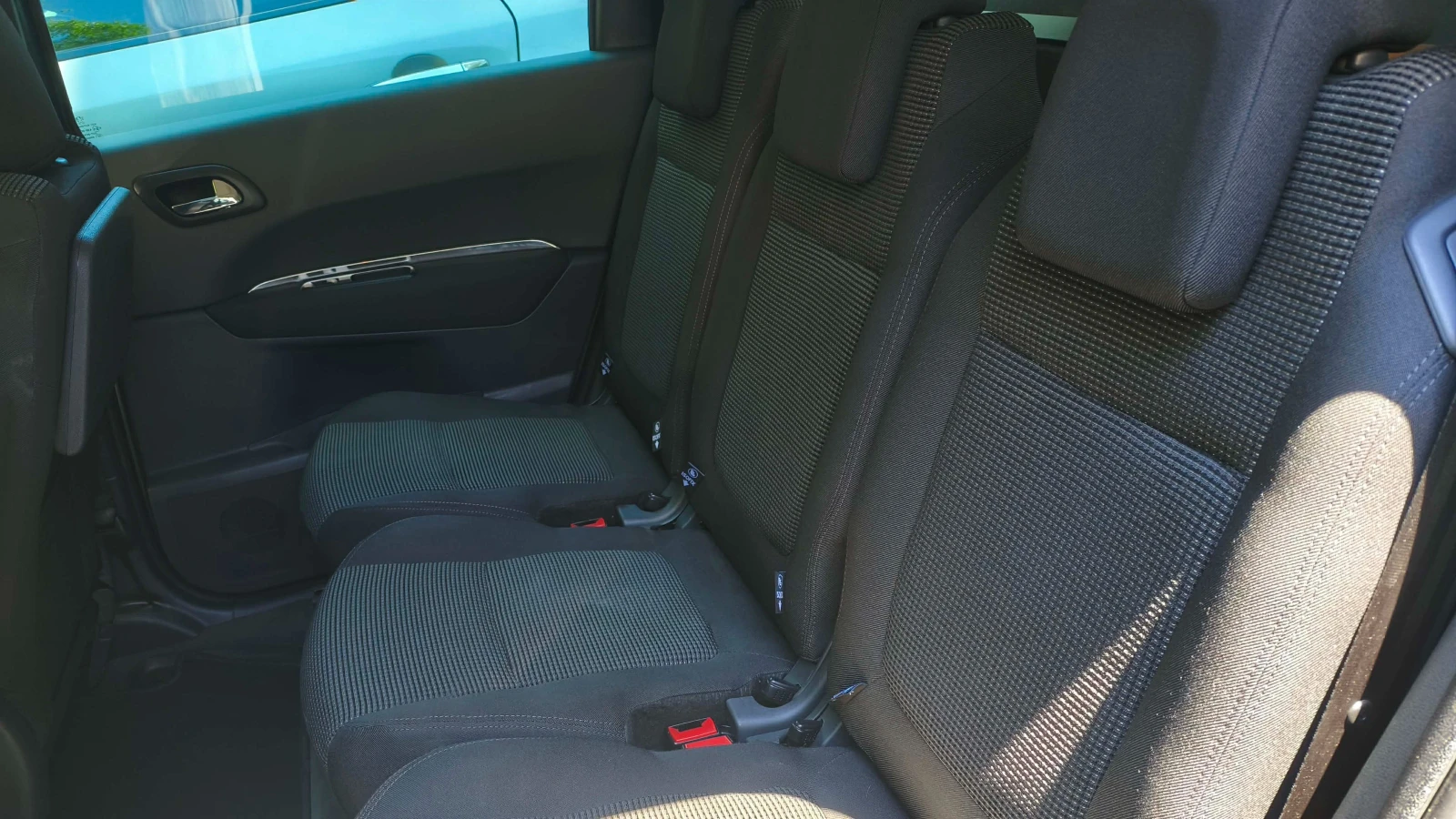 Peugeot 5008, снимка 12 - Автомобили и джипове - 54903483