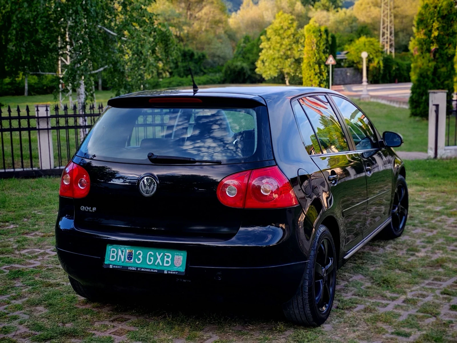 VW Golf 1.4I(80)* BLACK-EDITION* КЛИМАТИК* НОВ ВНОС* , снимка 6 - Автомобили и джипове - 54948112