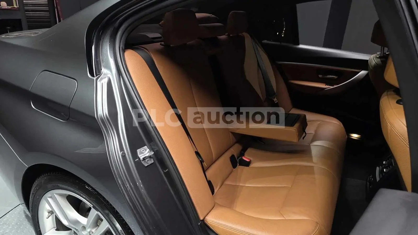 BMW 330 * M PACK * HEAD UP * КАМЕРА * ШИБИДАХ * , снимка 16 - Автомобили и джипове - 55352442