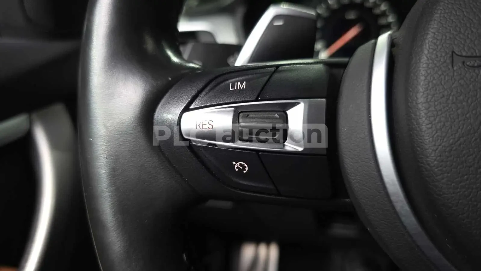 BMW 330 * M PACK * HEAD UP * КАМЕРА * ШИБИДАХ * , снимка 10 - Автомобили и джипове - 55352442