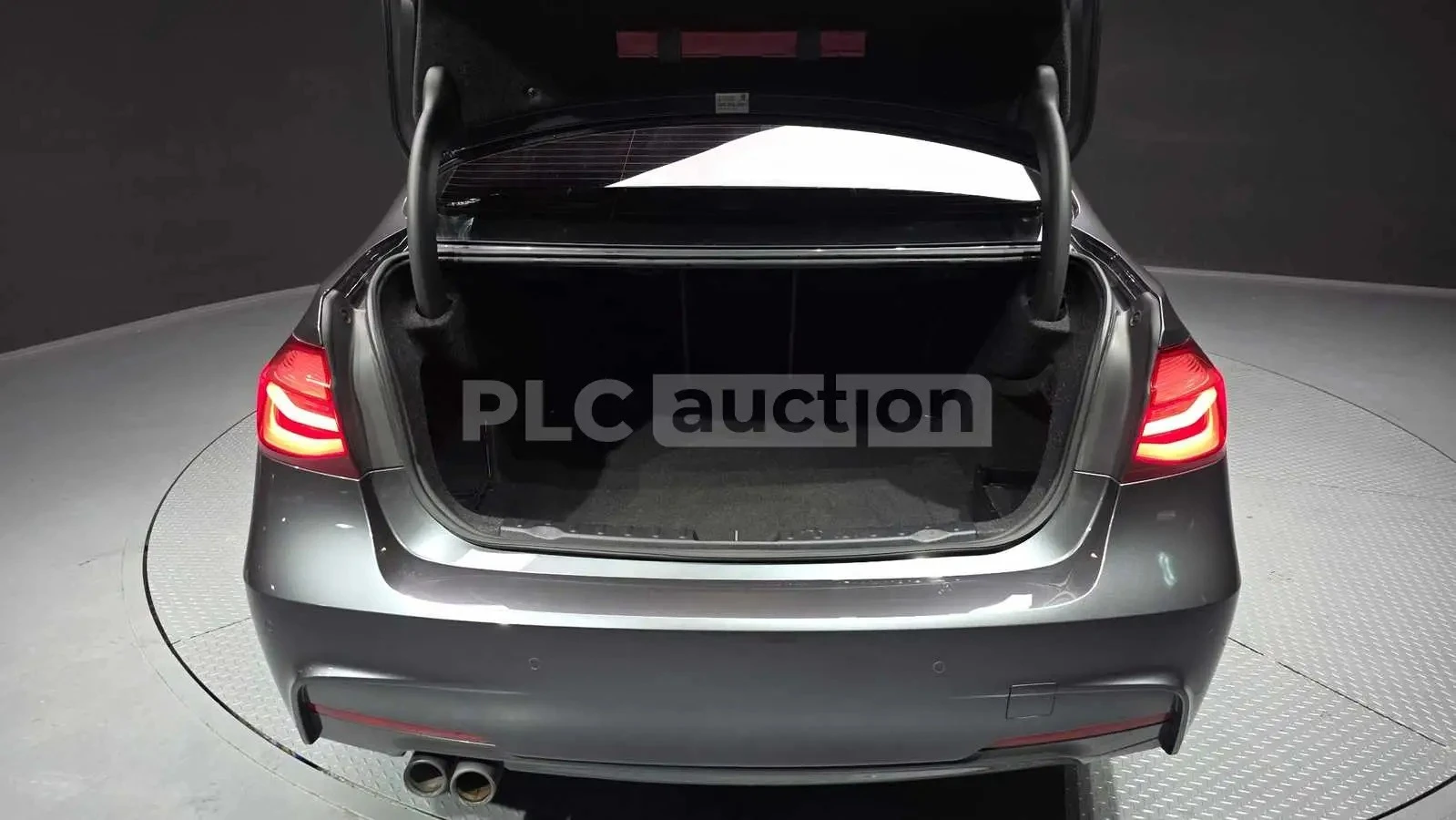 BMW 330 * M PACK * HEAD UP * КАМЕРА * ШИБИДАХ * , снимка 5 - Автомобили и джипове - 55352442