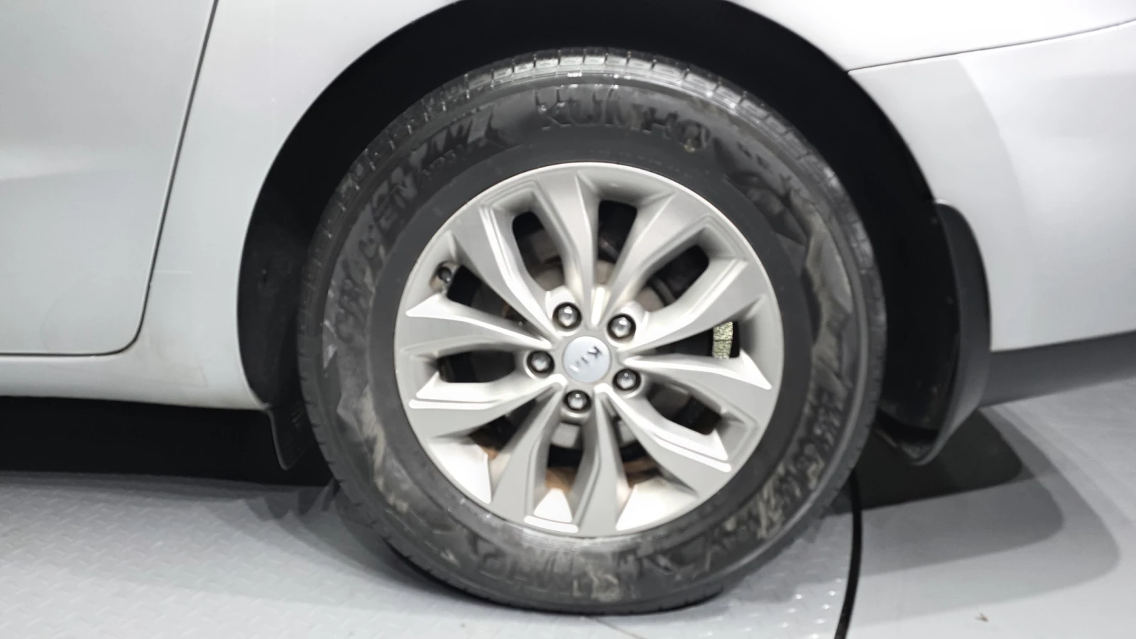 Kia Carnival КРАЙНА ЦЕНА, снимка 5 - Автомобили и джипове - 55595022
