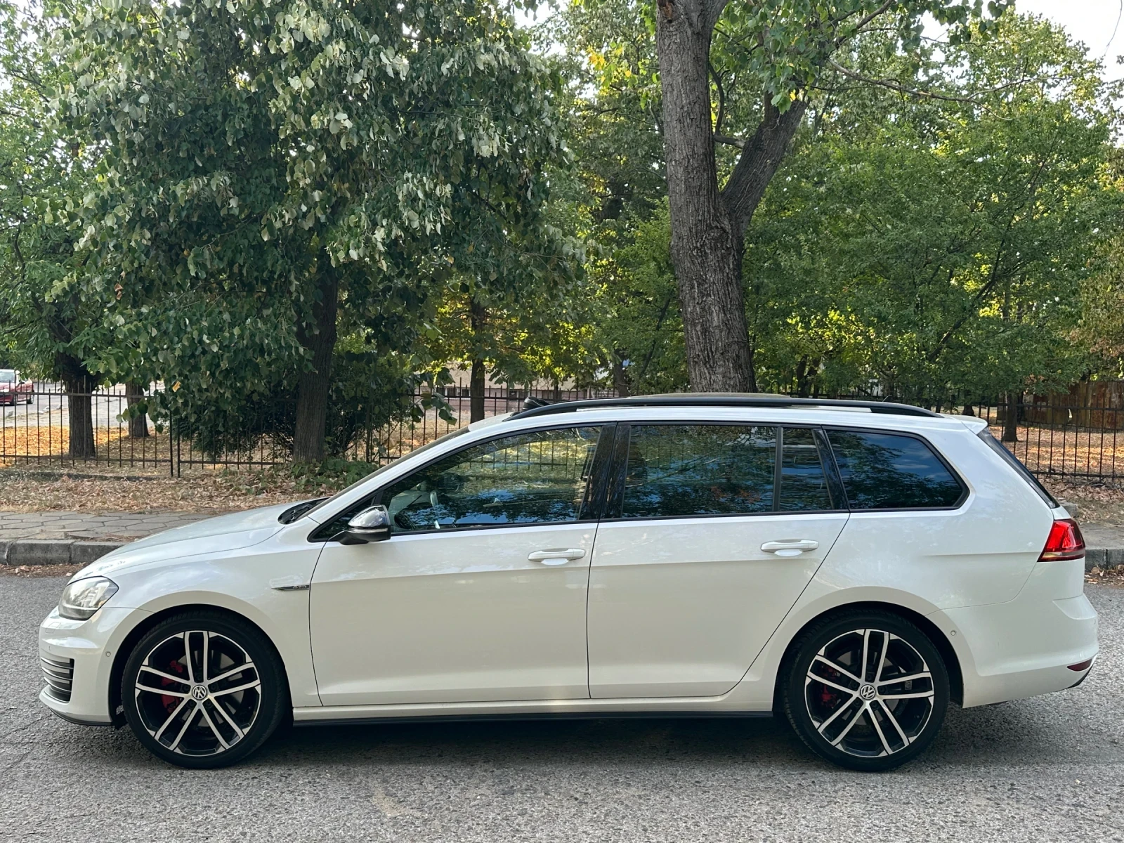 VW Golf GTD/PANORAMA/DISTRONIK/DSG/DYNAUDIO | Mobile.bg � ����������� 7