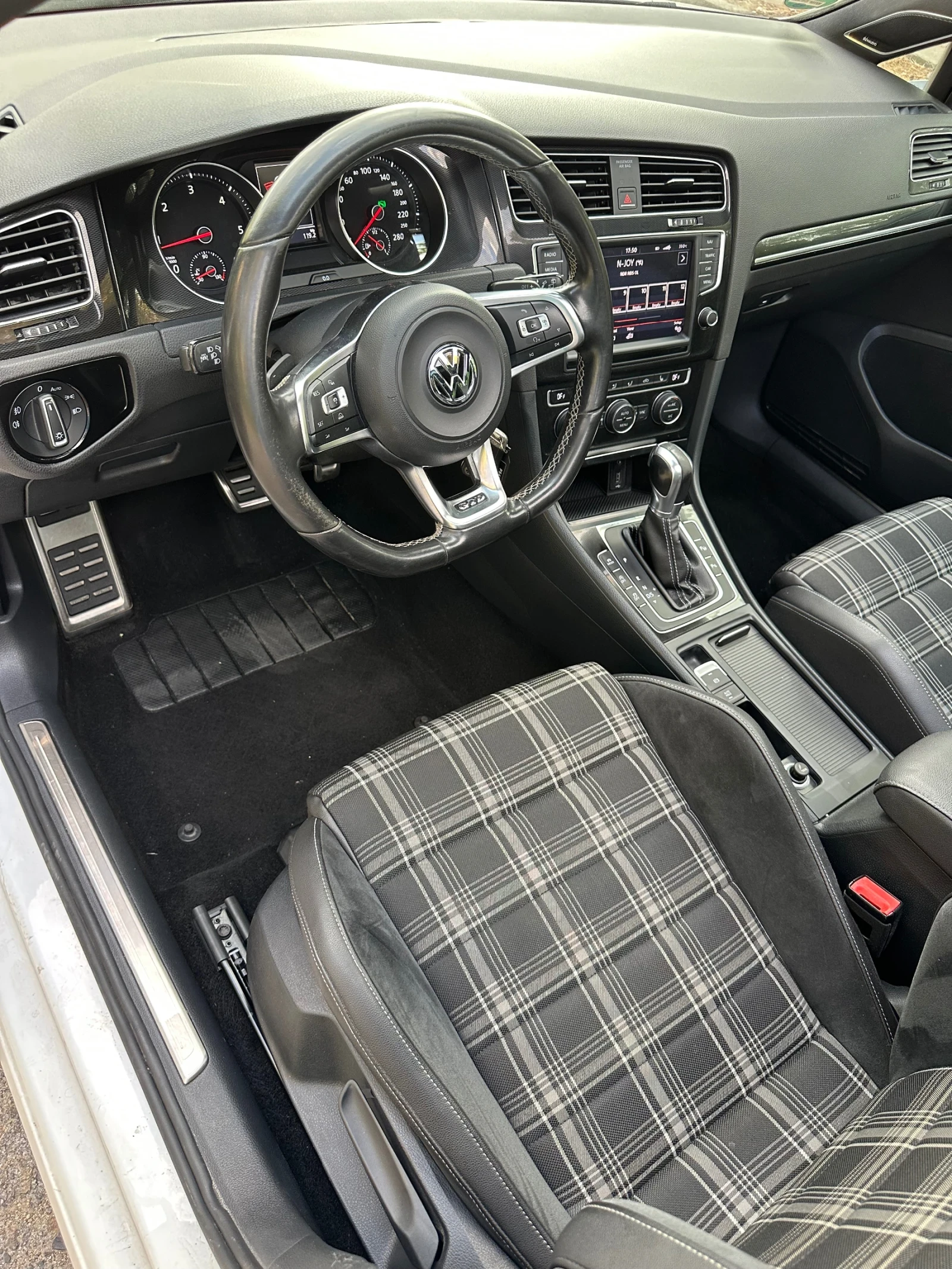 VW Golf GTD/PANORAMA/DISTRONIK/DSG/DYNAUDIO | Mobile.bg � ����������� 9