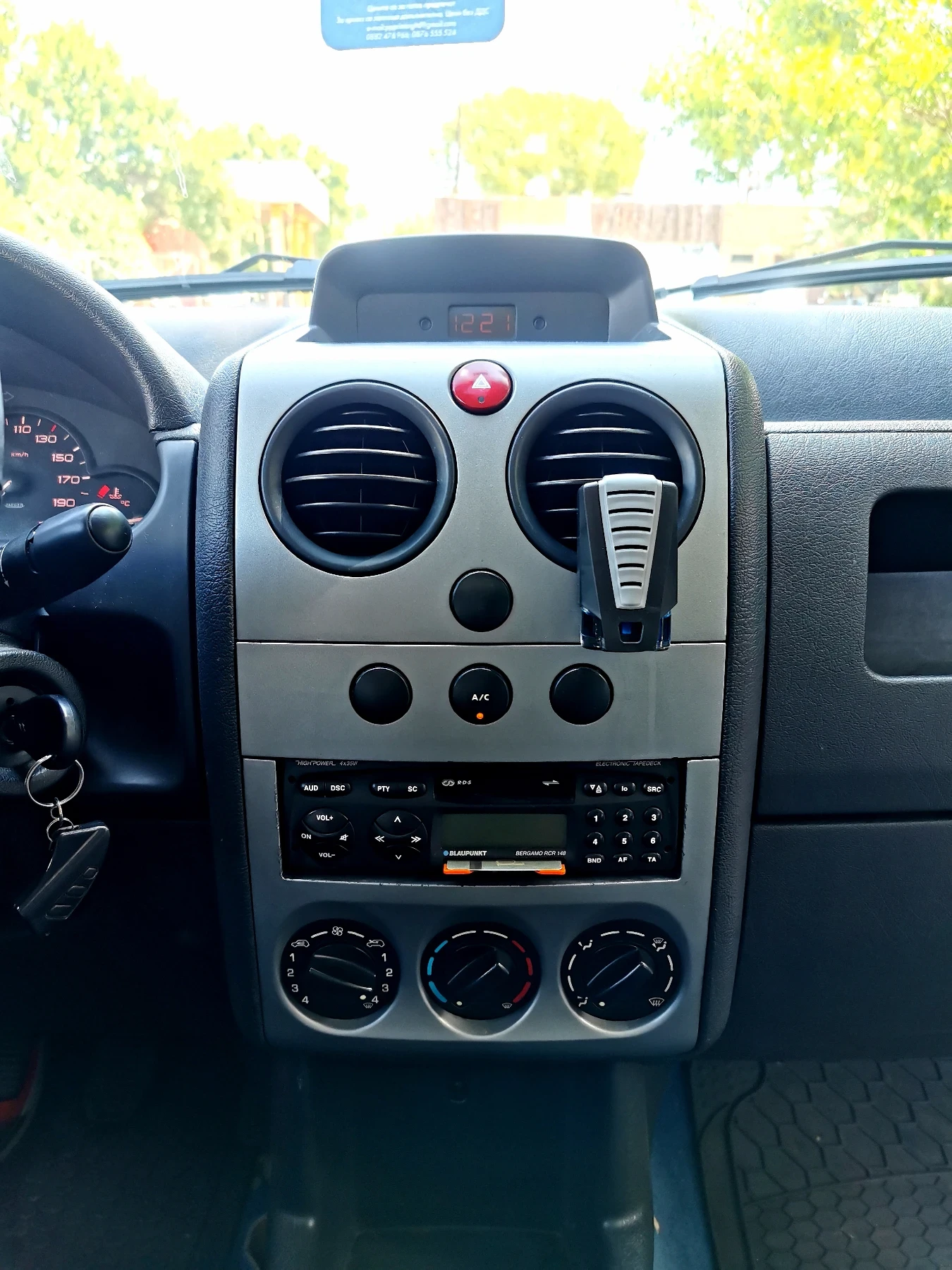 Citroen Berlingo 1.6HDi 90к.с., снимка 8 - Автомобили и джипове - 55851586