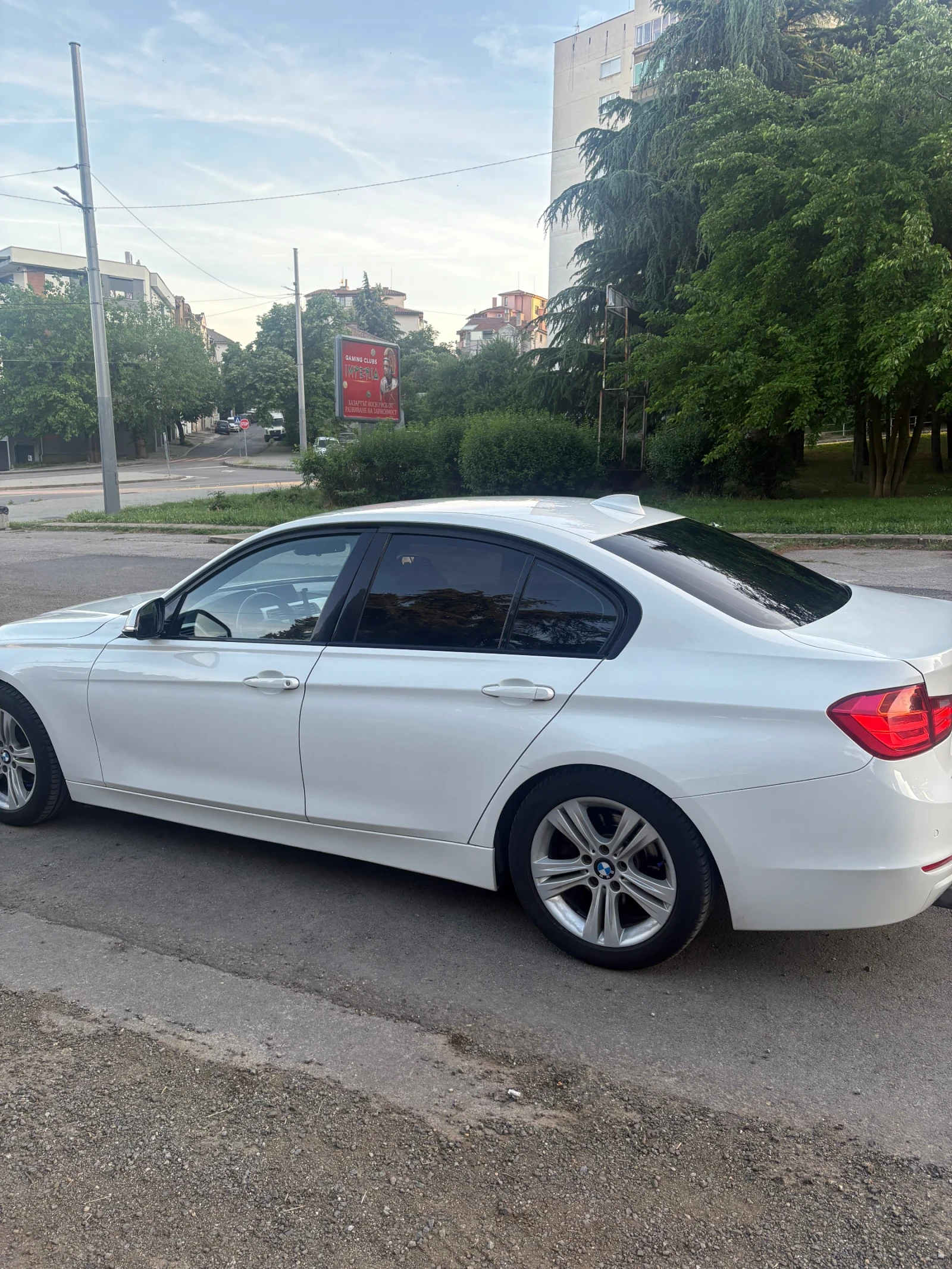 BMW 320, снимка 3 - Автомобили и джипове - 55996006