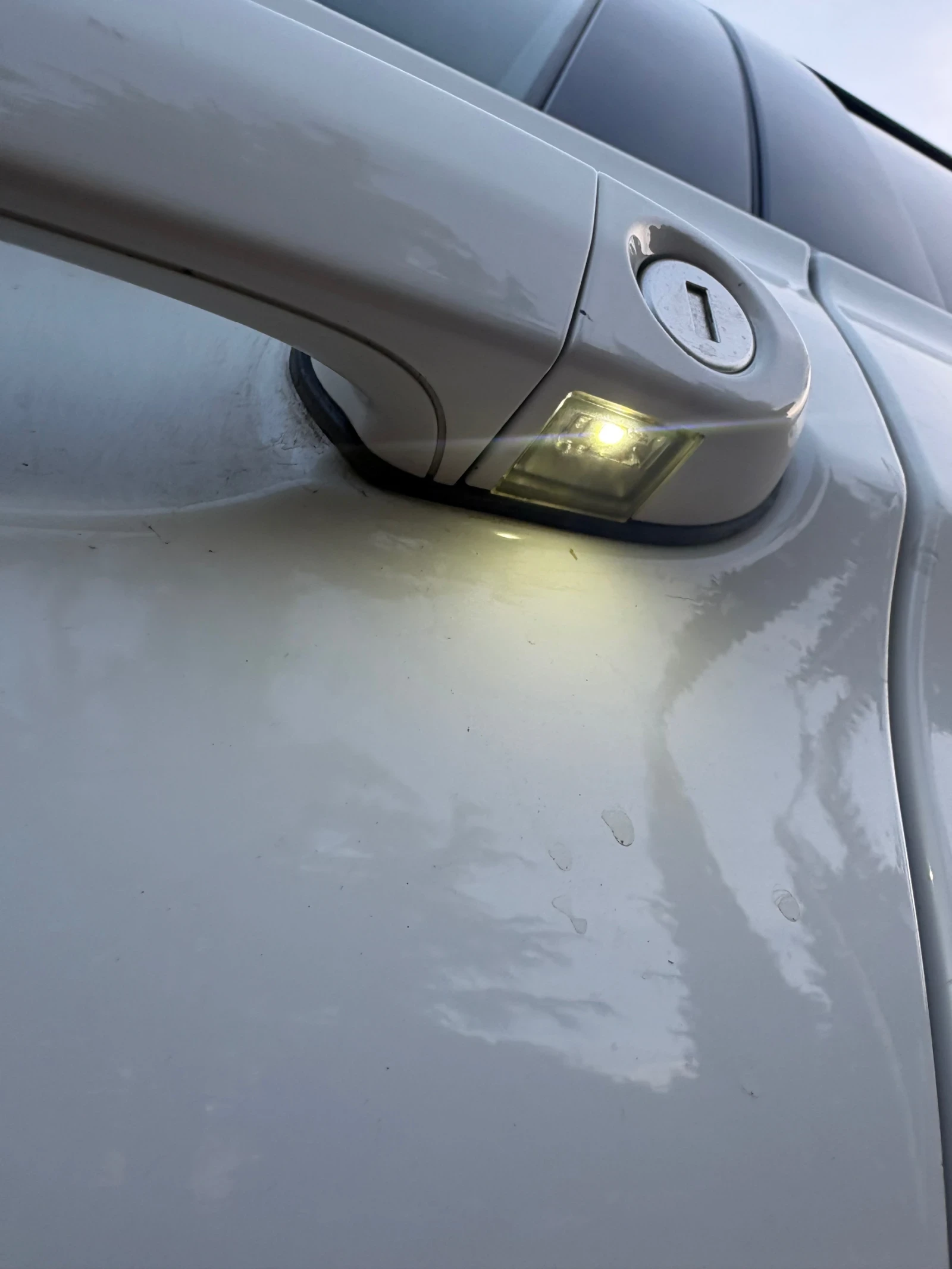 BMW 320, снимка 14 - Автомобили и джипове - 55996006