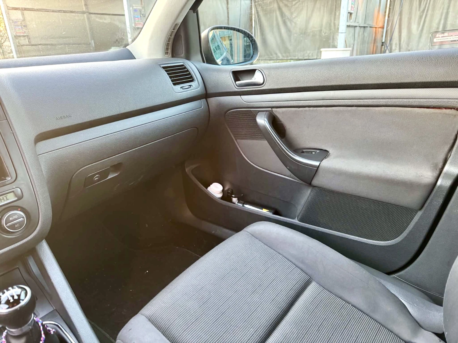 VW Golf 1.9 TDI, снимка 8 - Автомобили и джипове - 56351222