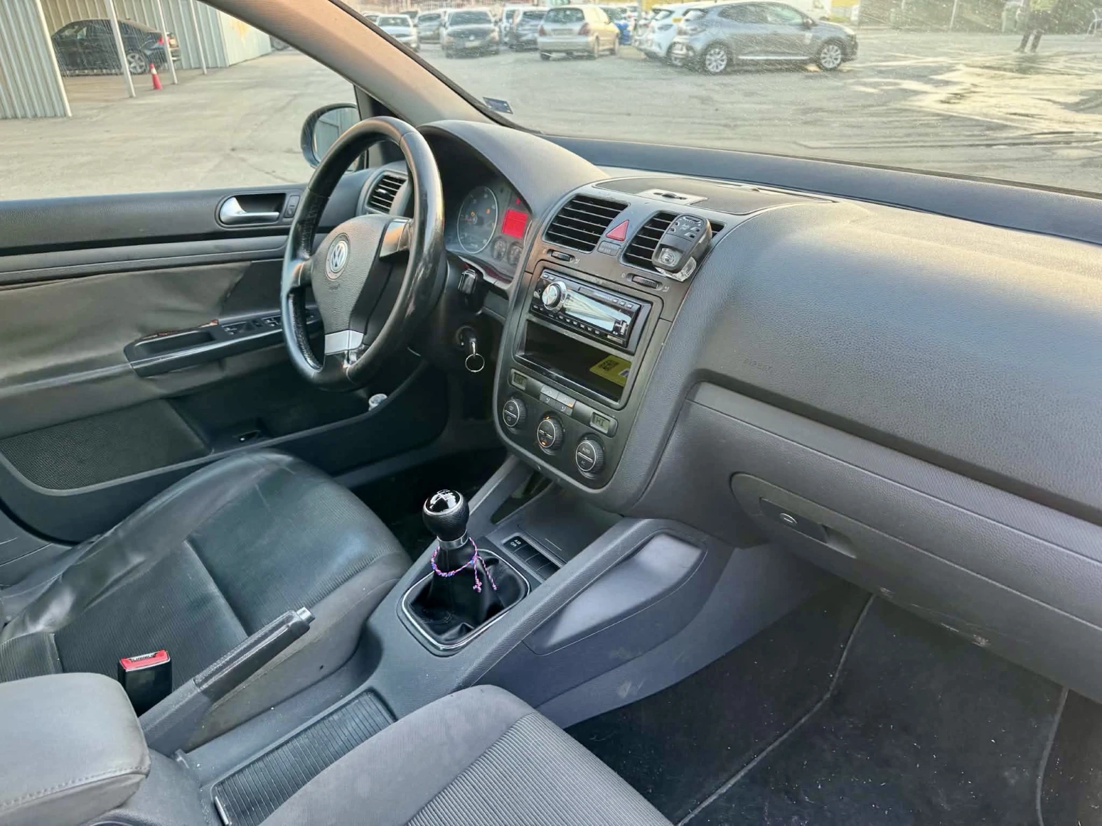 VW Golf 1.9 TDI, снимка 10 - Автомобили и джипове - 56351222