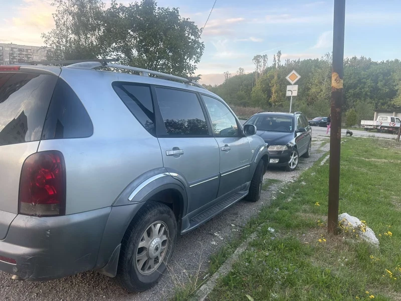 SsangYong Rexton, снимка 4 - Автомобили и джипове - 47368400