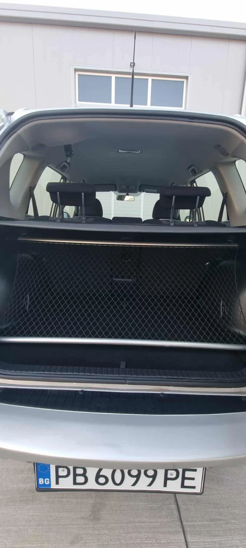 Toyota Rav4 4200 ЛВ ПЪРВОНАЧАЛНА ВНОСКА / ОБСЛУЖЕН ОТ А ДО Я , снимка 17 - Автомобили и джипове - 52989669