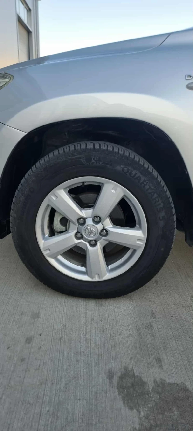 Toyota Rav4 4200 ЛВ ПЪРВОНАЧАЛНА ВНОСКА / ОБСЛУЖЕН ОТ А ДО Я , снимка 5 - Автомобили и джипове - 52989669