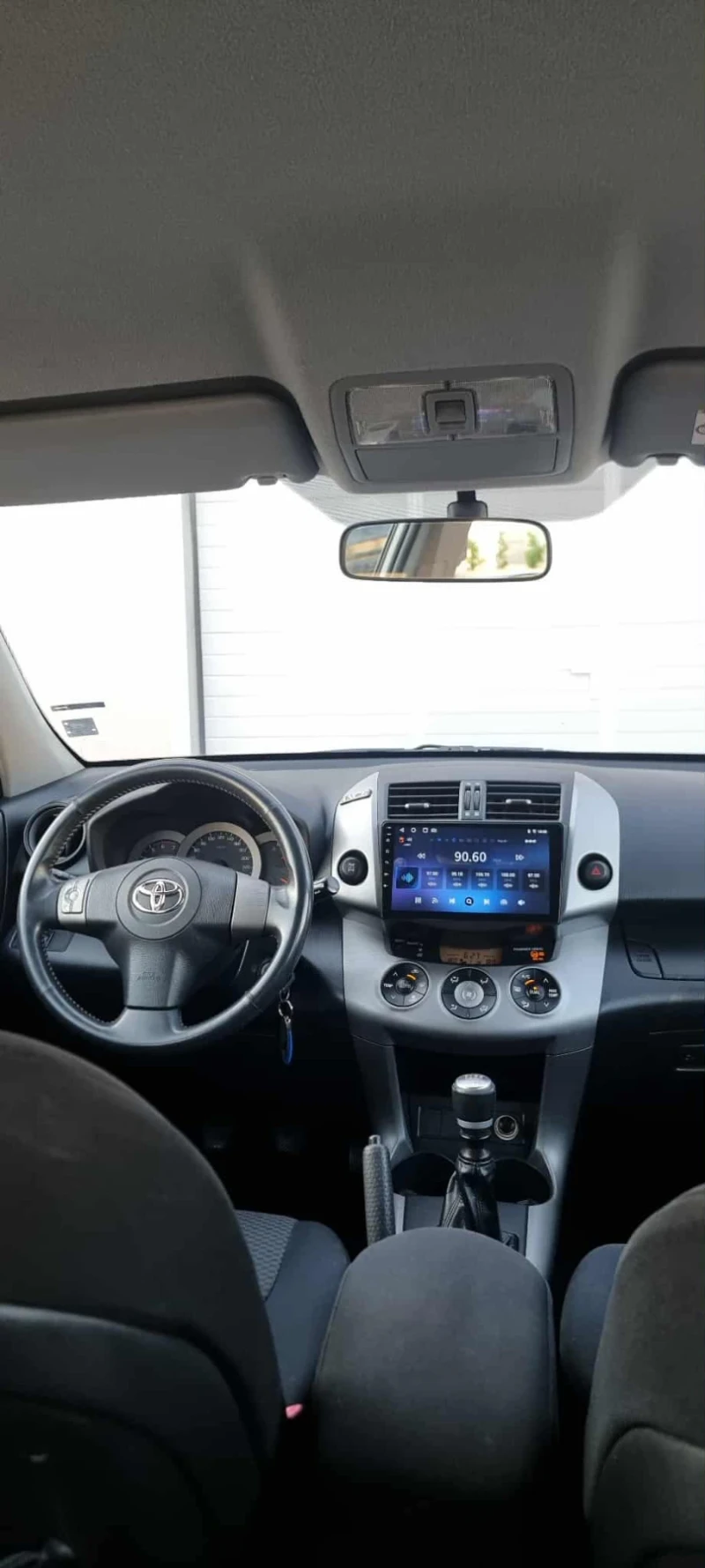 Toyota Rav4 4200 ЛВ ПЪРВОНАЧАЛНА ВНОСКА / ОБСЛУЖЕН ОТ А ДО Я , снимка 8 - Автомобили и джипове - 52989669