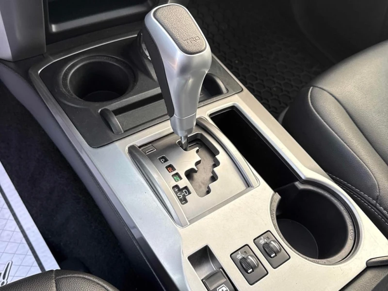 Toyota 4runner * TRD Sport 4WD * CARFAX * БЕЗ ПЪРВОНАЧАЛНА ВНОСКА, снимка 17 - Автомобили и джипове - 52825134