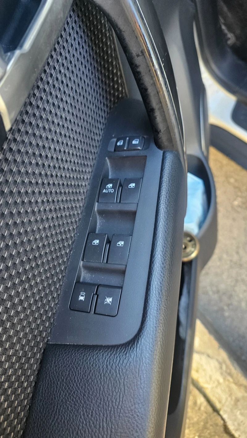 Chevrolet Captiva 2.4 dw, снимка 13 - Автомобили и джипове - 52928876