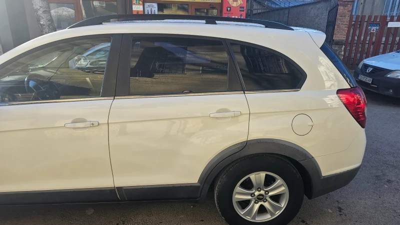 Chevrolet Captiva 2.4 dw, снимка 2 - Автомобили и джипове - 52928876