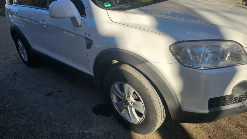 Chevrolet Captiva 2.4 dw, снимка 3 - Автомобили и джипове - 52928876