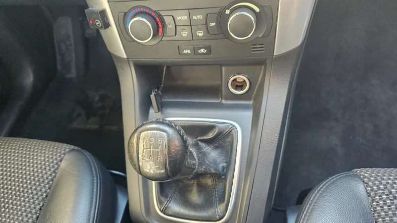 Chevrolet Captiva 2.4 dw, снимка 9 - Автомобили и джипове - 52928876