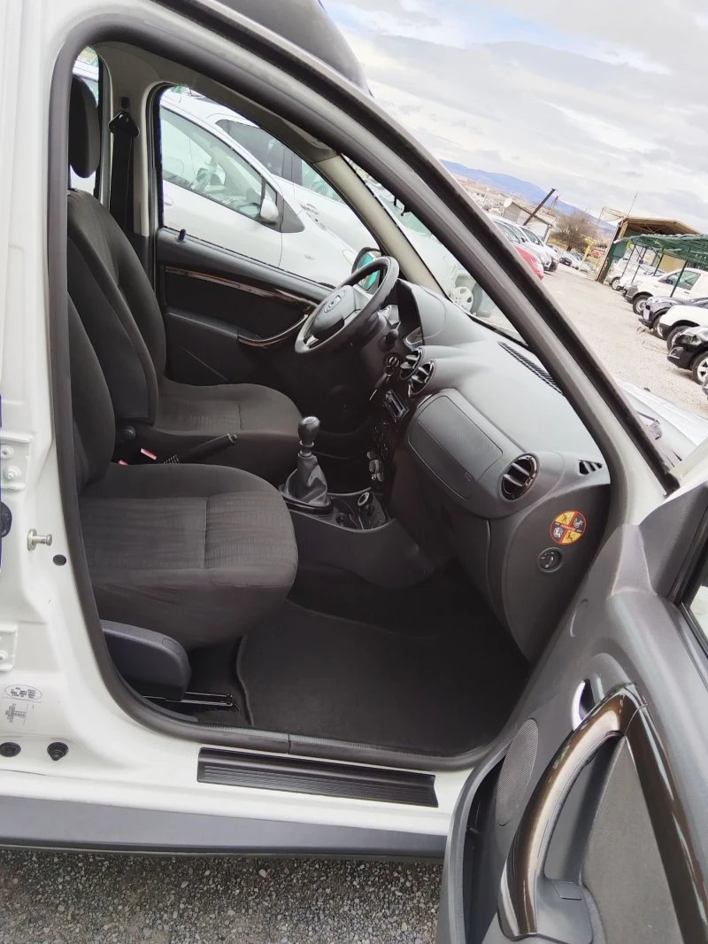 Dacia Duster 1.5D. 4x4, снимка 13 - Автомобили и джипове - 53572880