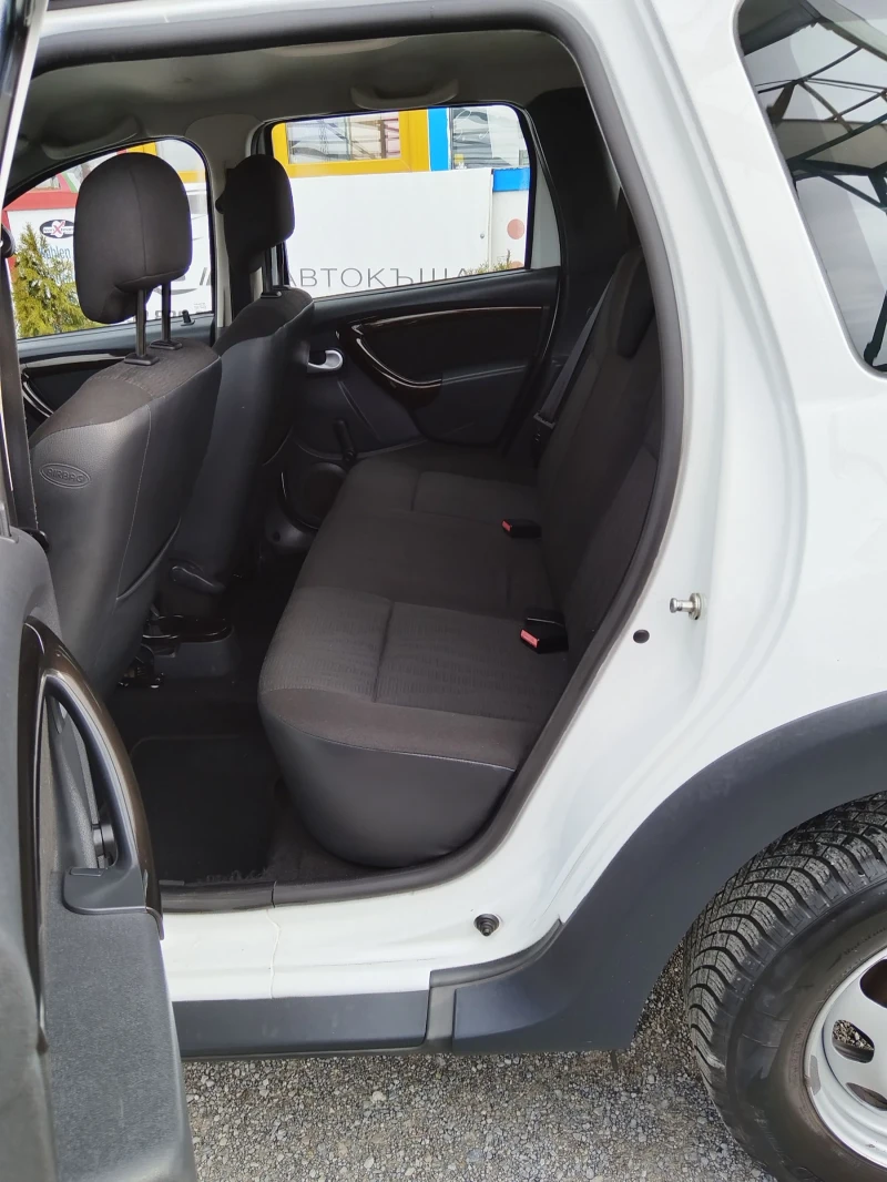 Dacia Duster 1.5D. 4x4, снимка 10 - Автомобили и джипове - 53572880