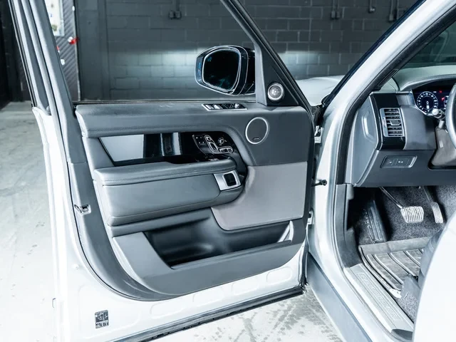 Land Rover Range rover P525 HSE* 4WD* АвтоКредит* (ЦЕНА ДО БГ), снимка 9 - Автомобили и джипове - 53514419